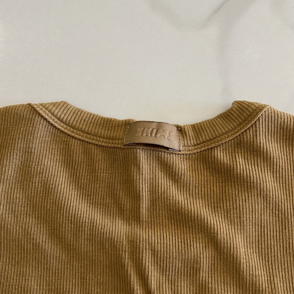 SKIMS Ribbed Lounge Set - Picture 7 of 13